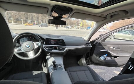 BMW 3 серия, 2019 год, 3 650 000 рублей, 10 фотография