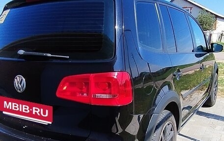 Volkswagen Touran III, 2012 год, 850 000 рублей, 4 фотография