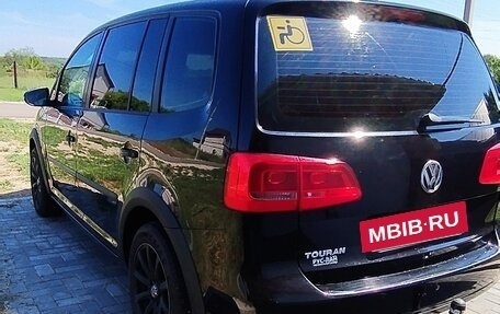 Volkswagen Touran III, 2012 год, 850 000 рублей, 3 фотография