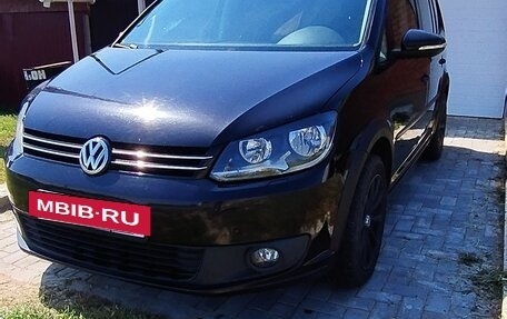 Volkswagen Touran III, 2012 год, 850 000 рублей, 2 фотография