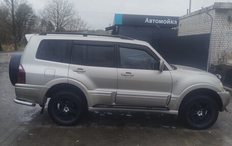 Mitsubishi Pajero III рестайлинг, 2006 год, 900 000 рублей, 14 фотография