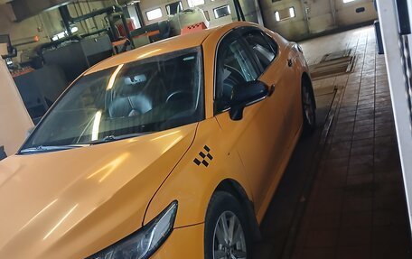 Toyota Camry, 2020 год, 1 650 000 рублей, 3 фотография