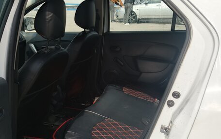 Renault Logan II, 2016 год, 700 000 рублей, 7 фотография