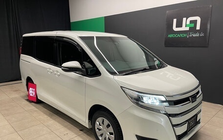 Toyota Noah III, 2019 год, 2 390 000 рублей, 1 фотография