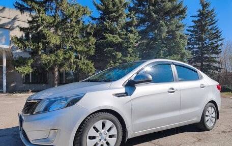 KIA Rio III рестайлинг, 2013 год, 890 000 рублей, 33 фотография