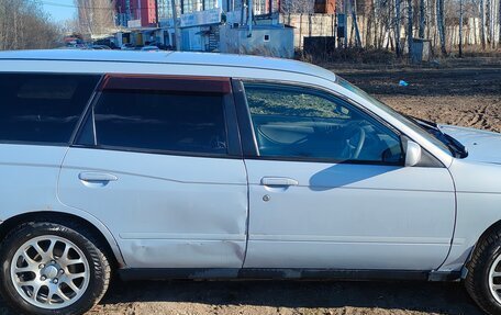 Nissan Avenir II, 2002 год, 215 000 рублей, 2 фотография