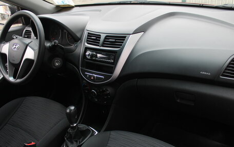 Hyundai Solaris II рестайлинг, 2015 год, 955 000 рублей, 11 фотография