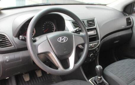 Hyundai Solaris II рестайлинг, 2015 год, 955 000 рублей, 10 фотография