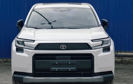 Toyota RAV4, 2025 год, 4 650 000 рублей, 2 фотография