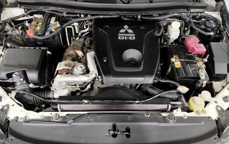 Mitsubishi Pajero Sport III рестайлинг, 2018 год, 3 100 000 рублей, 10 фотография