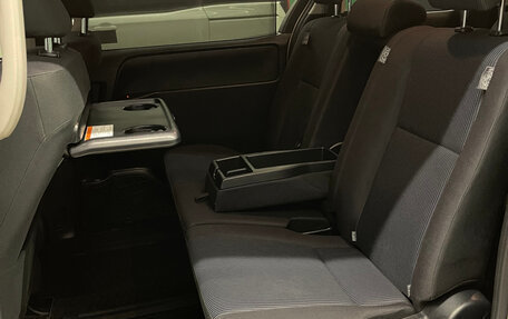 Toyota Noah III, 2019 год, 2 390 000 рублей, 9 фотография