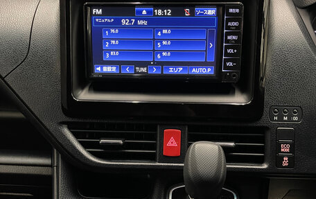 Toyota Noah III, 2019 год, 2 390 000 рублей, 19 фотография