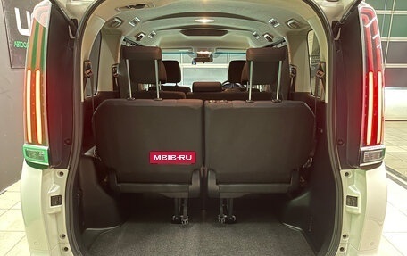 Toyota Noah III, 2019 год, 2 390 000 рублей, 20 фотография