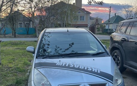 Mitsubishi Colt VI рестайлинг, 2003 год, 450 000 рублей, 1 фотография