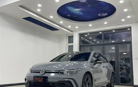 Volkswagen Golf VIII, 2022 год, 2 350 000 рублей, 1 фотография