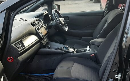 Nissan Leaf II, 2017 год, 1 670 000 рублей, 13 фотография