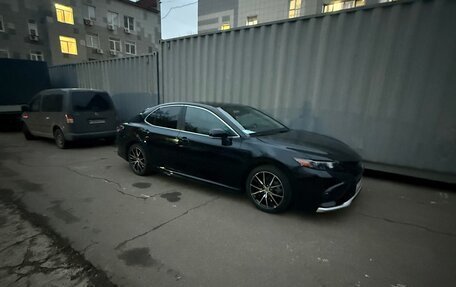 Toyota Camry, 2022 год, 3 300 000 рублей, 3 фотография