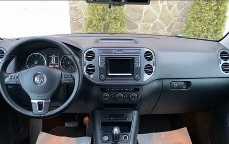 Volkswagen Tiguan I, 2015 год, 1 650 000 рублей, 2 фотография