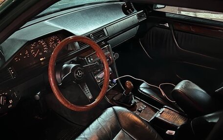 Mercedes-Benz E-Класс, 1994 год, 600 000 рублей, 5 фотография