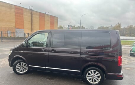 Volkswagen Multivan T6 рестайлинг, 2015 год, 3 500 000 рублей, 7 фотография