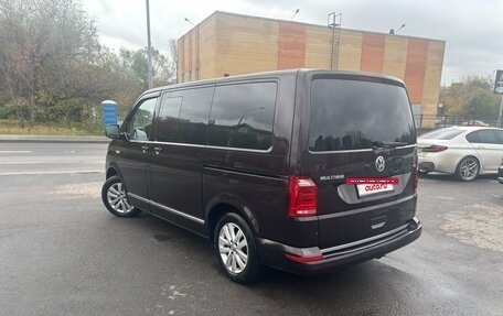 Volkswagen Multivan T6 рестайлинг, 2015 год, 3 500 000 рублей, 6 фотография