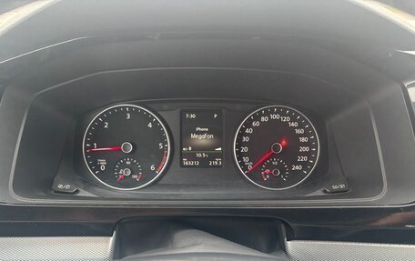 Volkswagen Multivan T6 рестайлинг, 2015 год, 3 500 000 рублей, 17 фотография