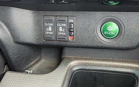 Honda Stepwgn IV, 2015 год, 1 550 000 рублей, 19 фотография