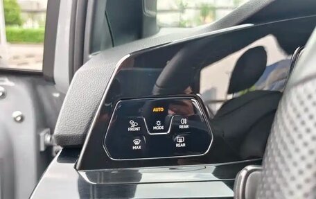 Volkswagen Golf VIII, 2022 год, 2 032 000 рублей, 8 фотография