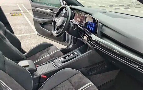 Volkswagen Golf VIII, 2022 год, 2 032 000 рублей, 14 фотография