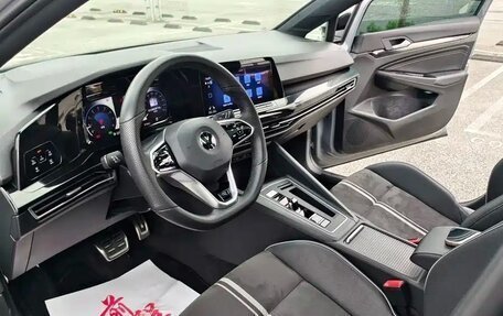 Volkswagen Golf VIII, 2022 год, 2 032 000 рублей, 19 фотография