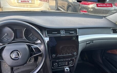 Skoda Superb III рестайлинг, 2013 год, 880 000 рублей, 11 фотография