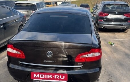 Skoda Superb III рестайлинг, 2013 год, 880 000 рублей, 3 фотография