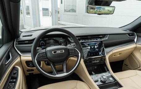 Jeep Grand Cherokee, 2023 год, 7 950 000 рублей, 12 фотография