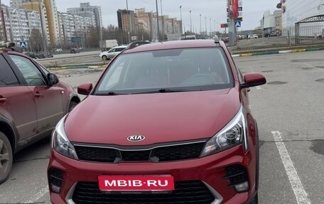KIA Rio IV, 2021 год, 1 950 000 рублей, 1 фотография