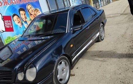 Mercedes-Benz E-Класс, 1996 год, 270 000 рублей, 2 фотография
