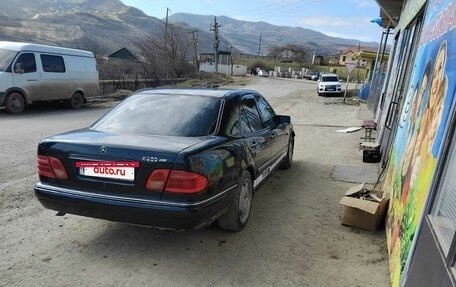 Mercedes-Benz E-Класс, 1996 год, 270 000 рублей, 4 фотография