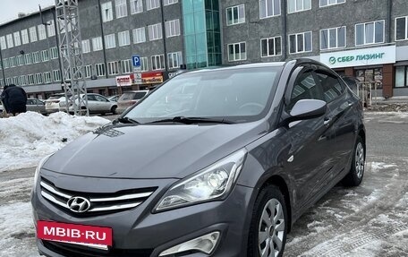 Hyundai Solaris II рестайлинг, 2015 год, 915 000 рублей, 2 фотография