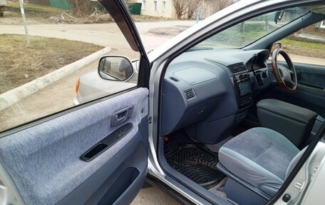 Toyota Ipsum II, 2000 год, 599 999 рублей, 10 фотография