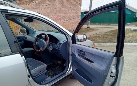 Toyota Ipsum II, 2000 год, 599 999 рублей, 9 фотография