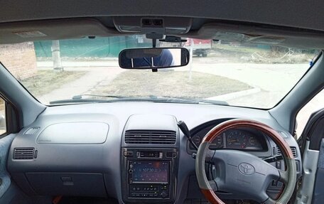 Toyota Ipsum II, 2000 год, 599 999 рублей, 15 фотография