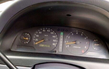 Toyota Ipsum II, 2000 год, 599 999 рублей, 17 фотография