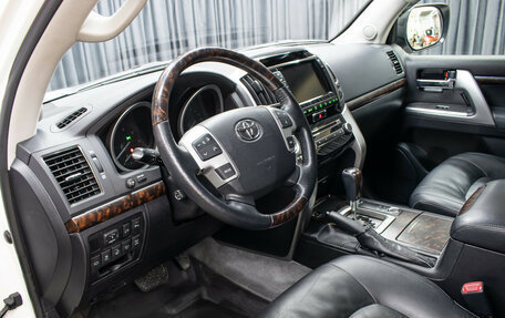 Toyota Land Cruiser 200, 2014 год, 5 298 000 рублей, 16 фотография