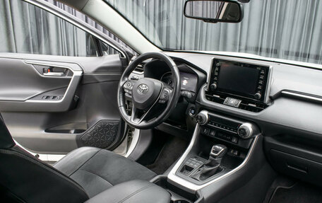 Toyota RAV4, 2021 год, 3 098 000 рублей, 11 фотография