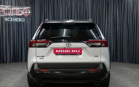 Toyota RAV4, 2021 год, 3 098 000 рублей, 6 фотография