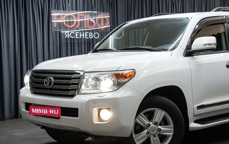 Toyota Land Cruiser 200, 2014 год, 5 298 000 рублей, 22 фотография