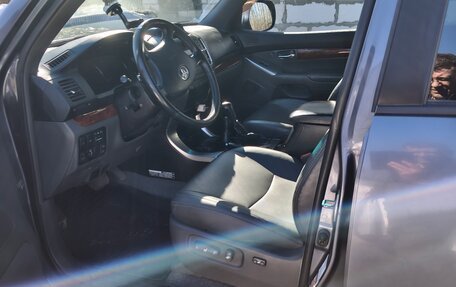 Toyota Land Cruiser Prado 120 рестайлинг, 2005 год, 1 550 000 рублей, 6 фотография