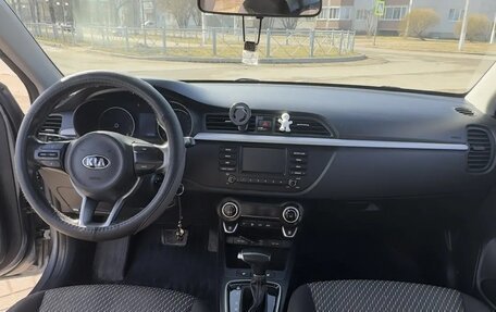 KIA Rio IV, 2018 год, 1 300 000 рублей, 12 фотография