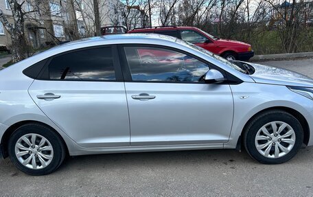 Hyundai Solaris II рестайлинг, 2017 год, 1 200 000 рублей, 3 фотография