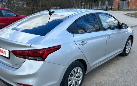 Hyundai Solaris II рестайлинг, 2017 год, 1 200 000 рублей, 4 фотография