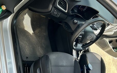 Hyundai Solaris II рестайлинг, 2017 год, 1 200 000 рублей, 12 фотография